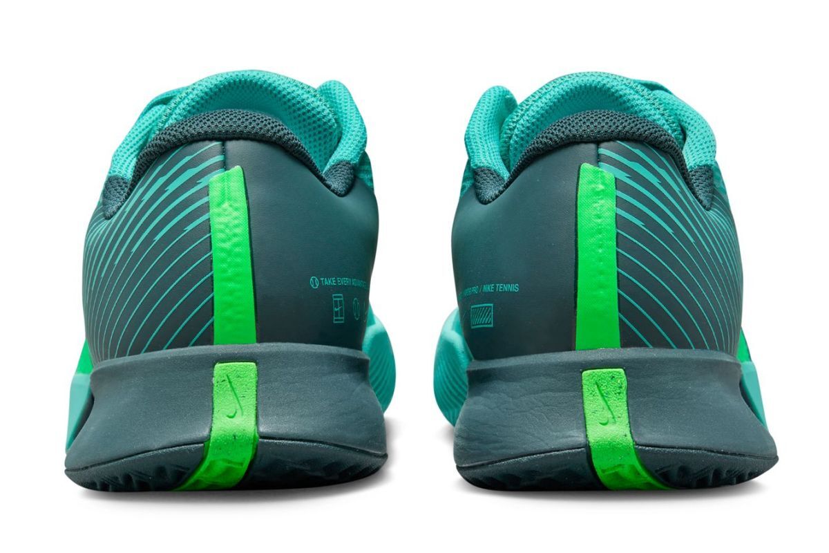 Green nike top tennis shoes