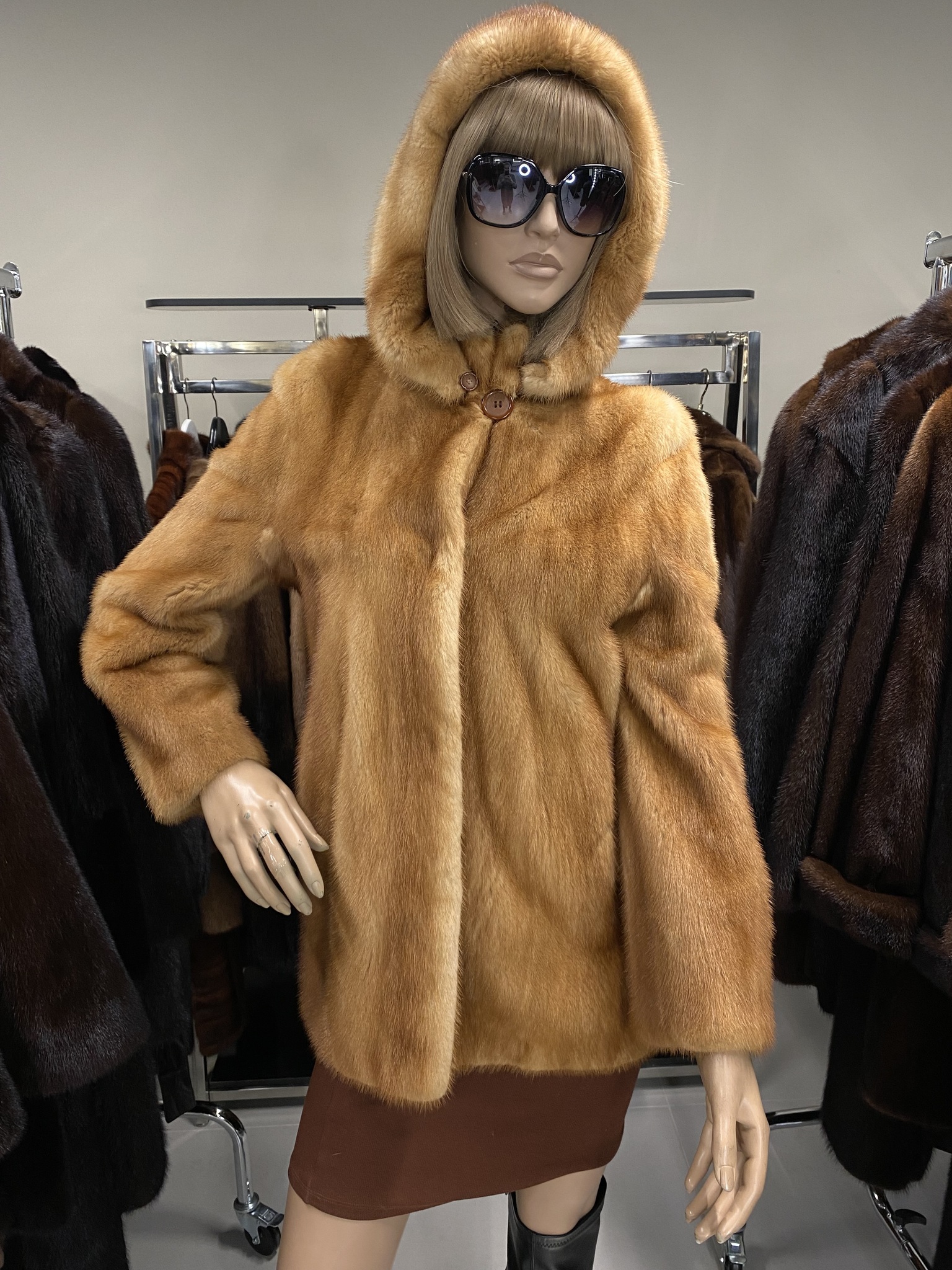 Шуба барбара каляев. Шуба по низким ценам в москве. Шуба элеонора норка каляев. Каляев шубы мутон. Каляев норковые шубы.