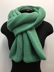 Классический двойной шарф ANRU выполнен в зелено-мятном цвете