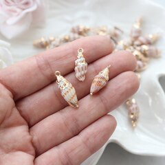 Подвеска Ракушка с позолотой 15-25 на 7-9 мм, РК052