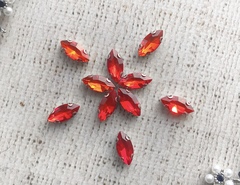 Стразы пришивные стекло в оправе, р. 1,5*0,7 см, красный