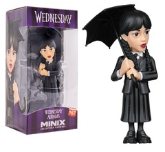 Фигурка Уэнсдей Аддамс с зонтиком из сериала Wednesday