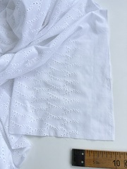 Шитье на батисте, Листья