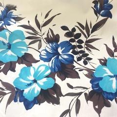 Ткань хлопок  белый с эластаном с голубыми цветами  2105