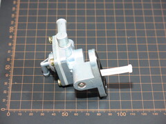 Кран топливный Suzuki GSXR600 GSXR750 SV650S