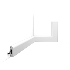 Плинтус SX182