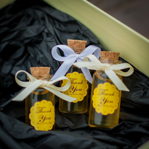 Бонбоньерка с медом в бутылочке на свадьбу, 20 грамм, 