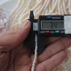 Жемчуг натуральный речной, приплюснутый, 3,6-3,4 мм на 2,4-2,2 мм, 1 нить, Ж001