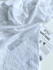 Шитье на батисте, Листья