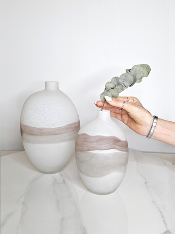 Ваза Flowing white vase B