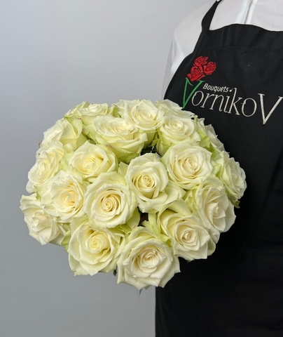 Букет из 31 белой розы