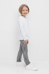 брюки  для девочки  КР 400622/серая клетка на белом к519