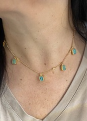 83227 - Колье-чокер с миниподвесками с зелеными альпанитами