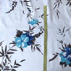 Ткань хлопок  белый с эластаном с голубыми цветами  2105