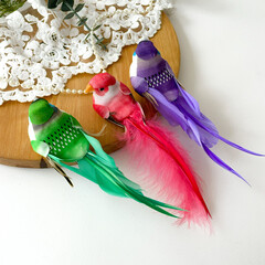 Птички разноцветные перьевые, на зажиме, 14-16 см, набор 3 шт, цвет микс