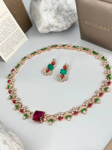 komplekt-ukrashenij-kole-sergi-v-stile-bvlgary