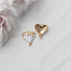 УЦЕНКА!!! Подвеска Сердце с белой эмалью, 17*15 мм, позолота, У055