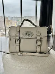 Женская молочная сумочка из натуральной кожи