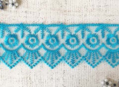 Вышивка на органзе, ш. 5,5 см.