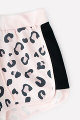 шорты  для девочки  КБ 400423/светлый жемчуг,леопард к74
