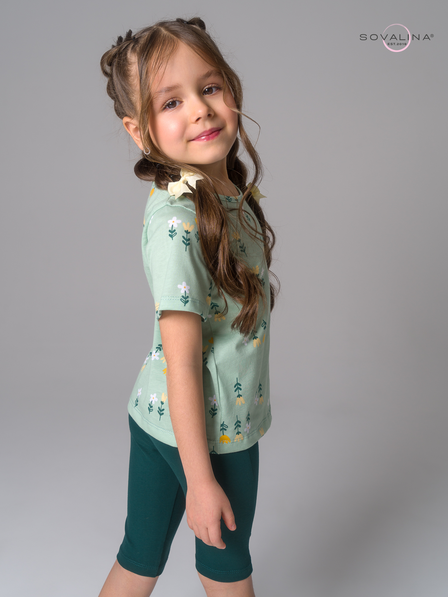 Костюм Актив цветики на оливке-изумруд