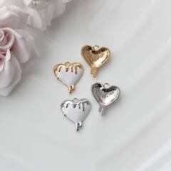 УЦЕНКА!!! Подвеска Сердце с белой эмалью, 17*15 мм, позолота, У055