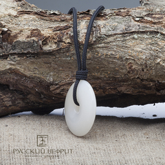 Диск Би из белого нефрита.Большой