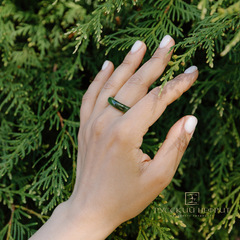 Кольцо цельное "Классика". Зелёный нефрит.