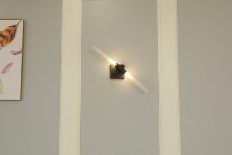 Настенный светильник ST Luce LACONICITA SL947.401.02