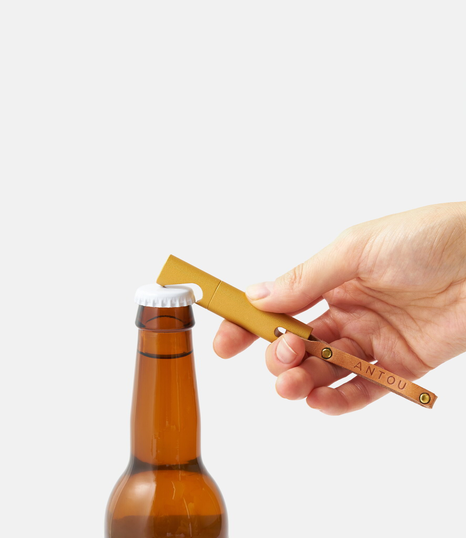 Antou F Bottle Opener Gold — открывалка для бутылок