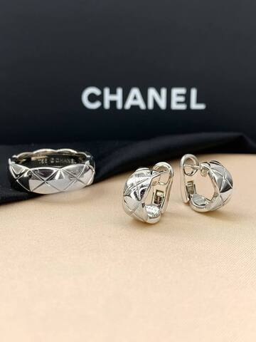 Серьги и кольцо Chanel