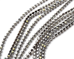 Стразовая цепочка 2 мм прозрачный радужный, родий