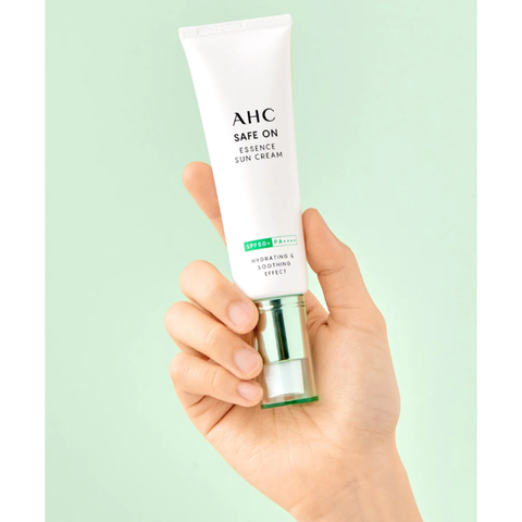 AHC Safe on essence sun cream SPF50+ PA++++ Крем солнцезащитный с экстрактом центеллы