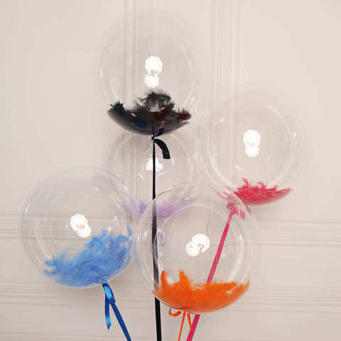 Воздушные шары с перьями
