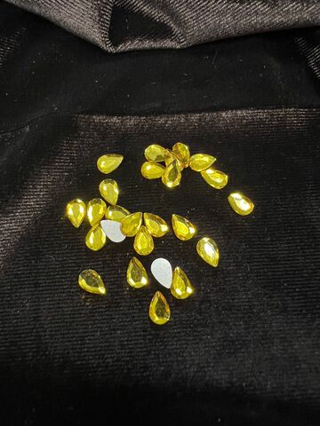 Стеклянные стразы  (5,5*8мм) 25шт, цвет желтый