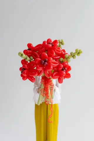 Букет из шаров Красные хризантемы