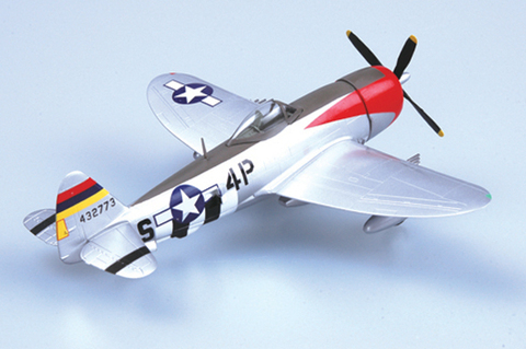 Модель Американский Истребитель бомбардировщик P-47D Trunderbolt масштаб 1:72