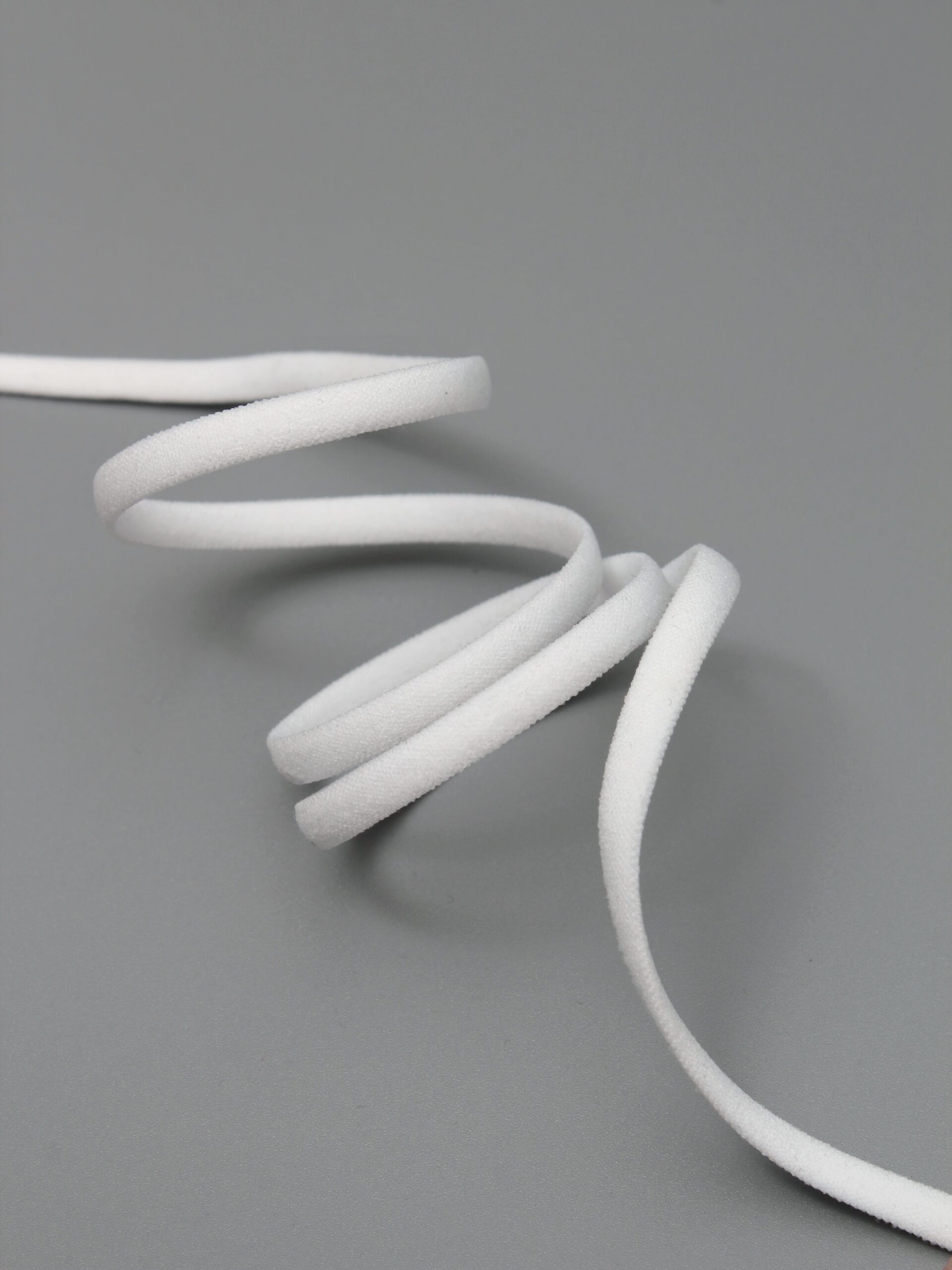 Резинка бретелечная холодная белая жгутик ширина 5 мм