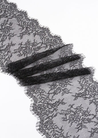 Кружево шантильи черное неэластичное ширина 22 см купон 2.9 м С БРАКОМ