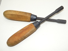 Ключ отвертка торцевой с внутренний шестигранником 7мм соотв. ГОСТ СССР (деревянная ручка)