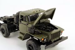 Ural-44202 tractor khaki Elecon 1:43 used