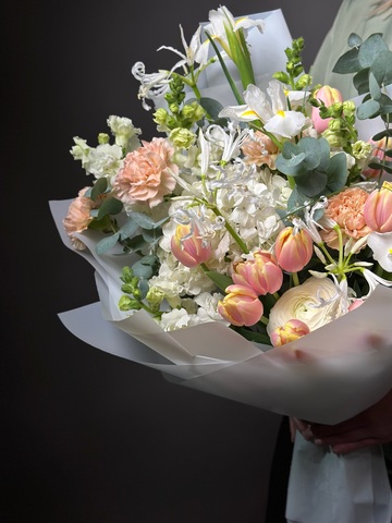 Авторский букет «Палитра весны»