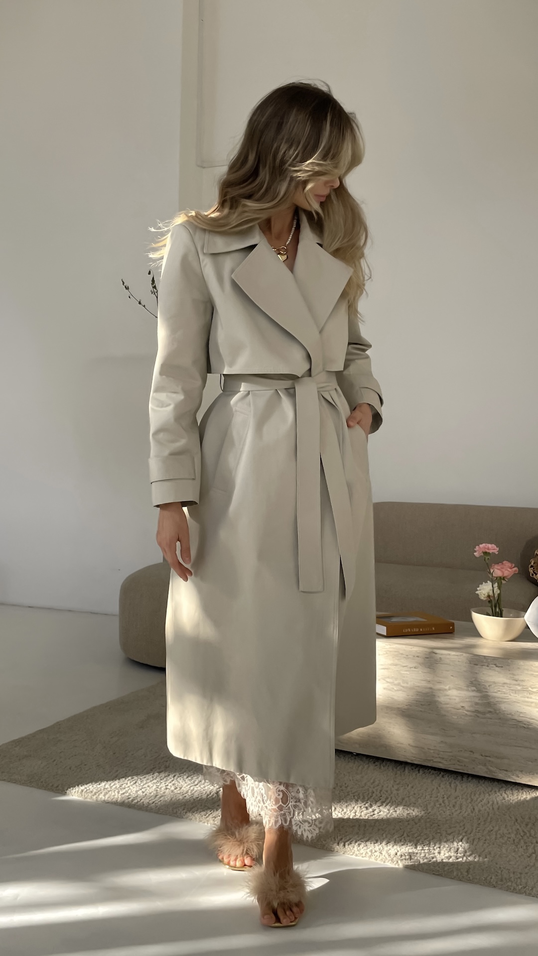 Тренч полной длины с английским воротником и кокеткой