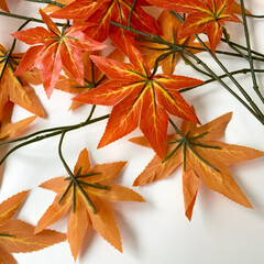 Листья клена ТЕМНО-ОРАНЖЕВЫЕ на ветке 70 см, листья 10-14 см, набор 2 шт.
