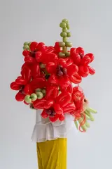 Букет из шаров Красные хризантемы