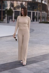 джемпер  в кремовом цвете