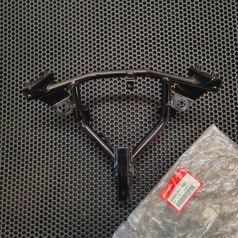 Honda Держатель переднего пластика паук CBR 250 64221-KYJ-900