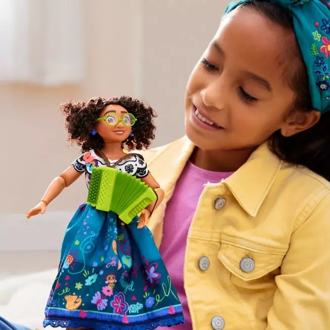 Музыкальная кукла Мирабель Disney Энканто