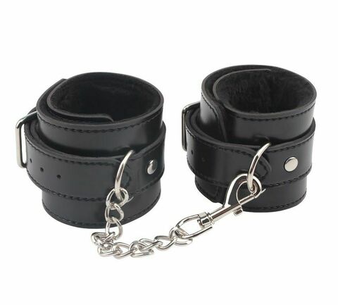 Черные оковы на ноги Obey Me Leather Ankle Cuffs - Chisa Behave! CN-632185572