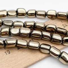 Гематит фриформ бусины (имитация), цвет золотистый, размер около 8-8,5*6,5-7,5 мм, цена за отрезок 19 см (1/2 нити)